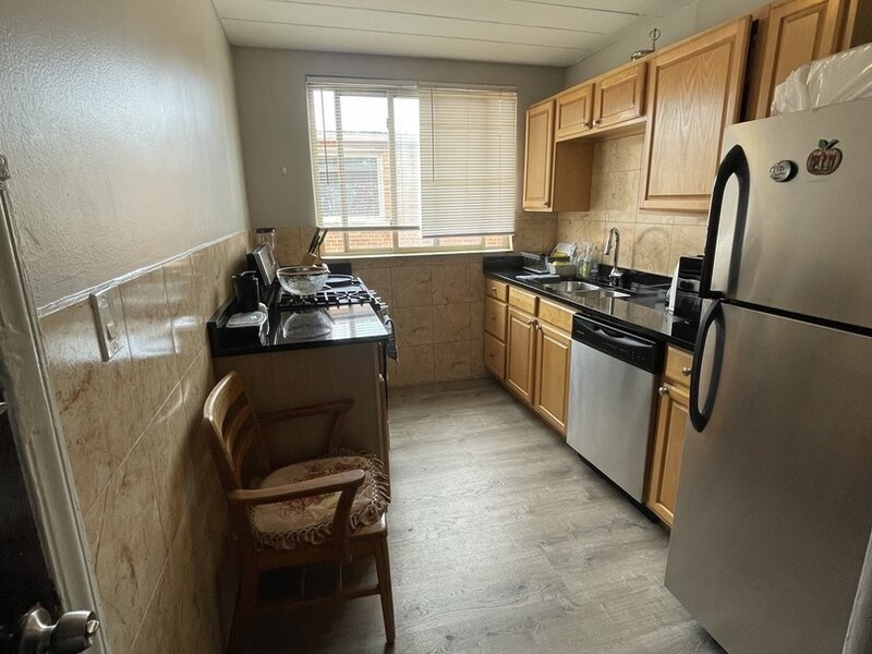 6833 N Oakley Avenue Chicago IL 60645