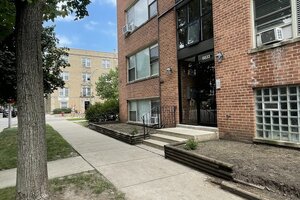 Photo of 6833 N Oakley Avenue Chicago IL 60645 Unit 3B
