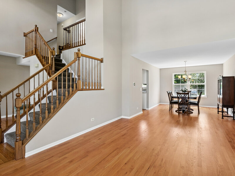 139 N Crooked Lake Lane Lindenhurst IL 60046