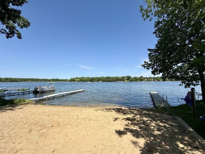 139 N Crooked Lake Lane Lindenhurst IL 60046