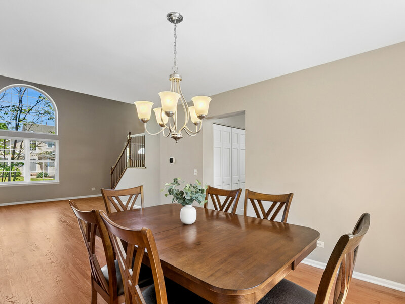 139 N Crooked Lake Lane Lindenhurst IL 60046