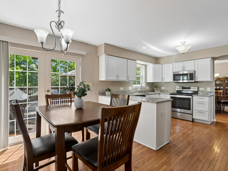 139 N Crooked Lake Lane Lindenhurst IL 60046