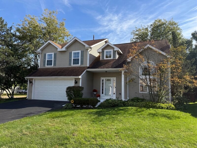 139 N Crooked Lake Lane Lindenhurst IL 60046