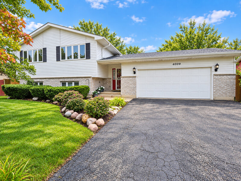 4009 Ridge Road Zion IL 60099