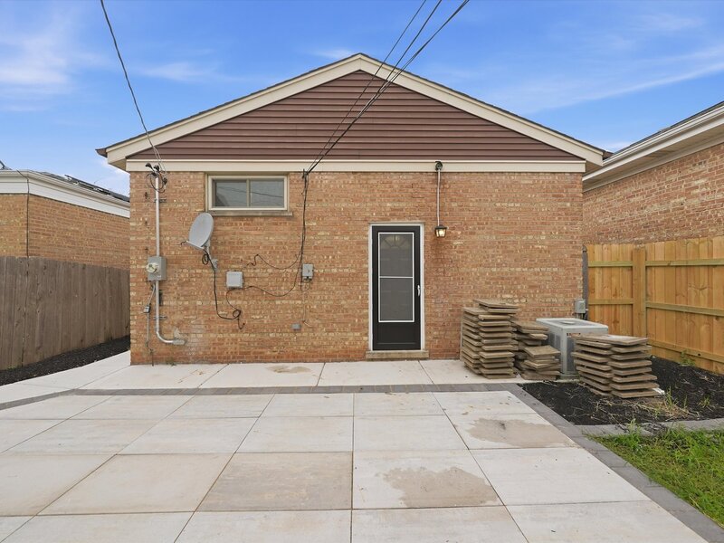 2905 W 102nd Place Chicago IL 60655