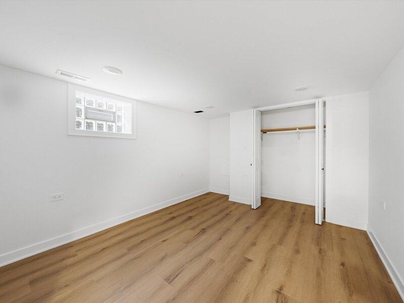 2905 W 102nd Place Chicago IL 60655
