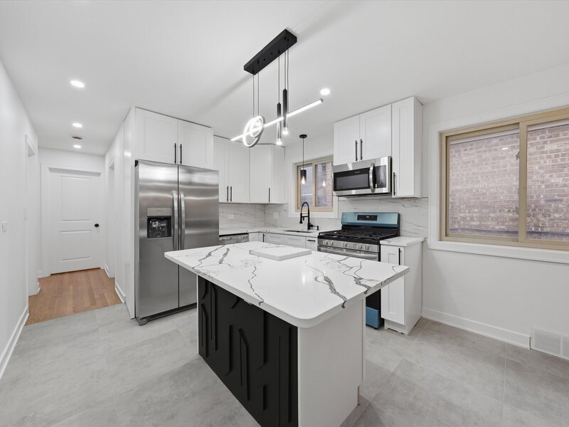 2905 W 102nd Place Chicago IL 60655