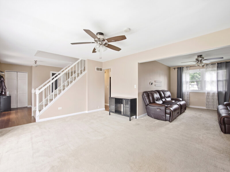 1419 N Madlock Court Elgin IL 60123
