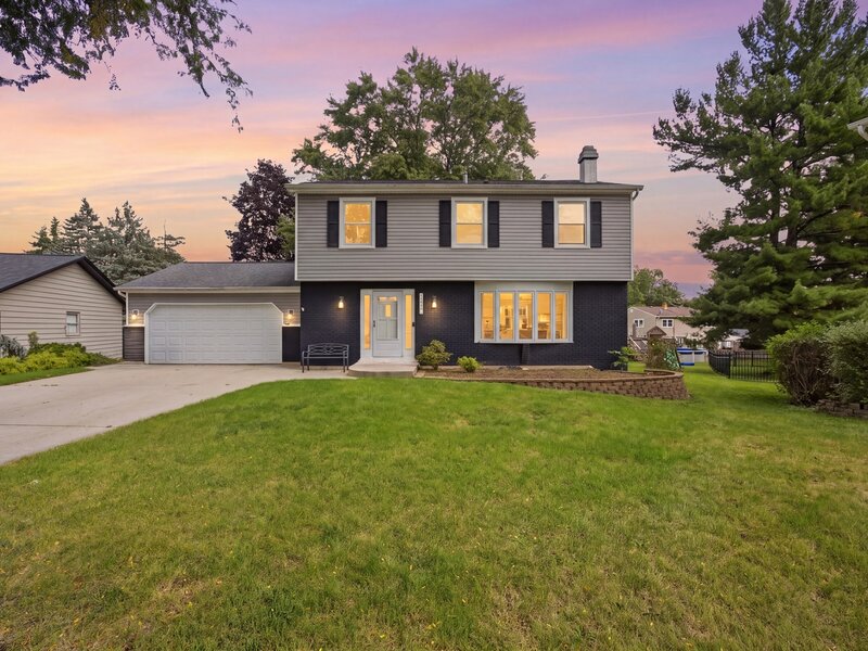 1419 N Madlock Court Elgin IL 60123