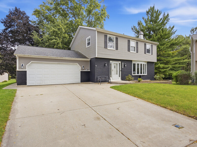 1419 N Madlock Court Elgin IL 60123