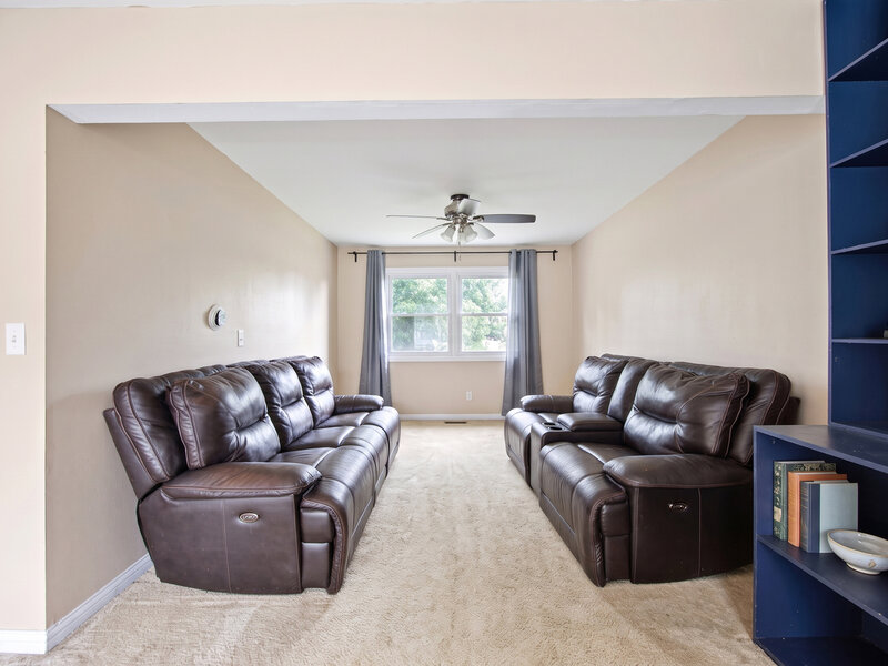 1419 N Madlock Court Elgin IL 60123