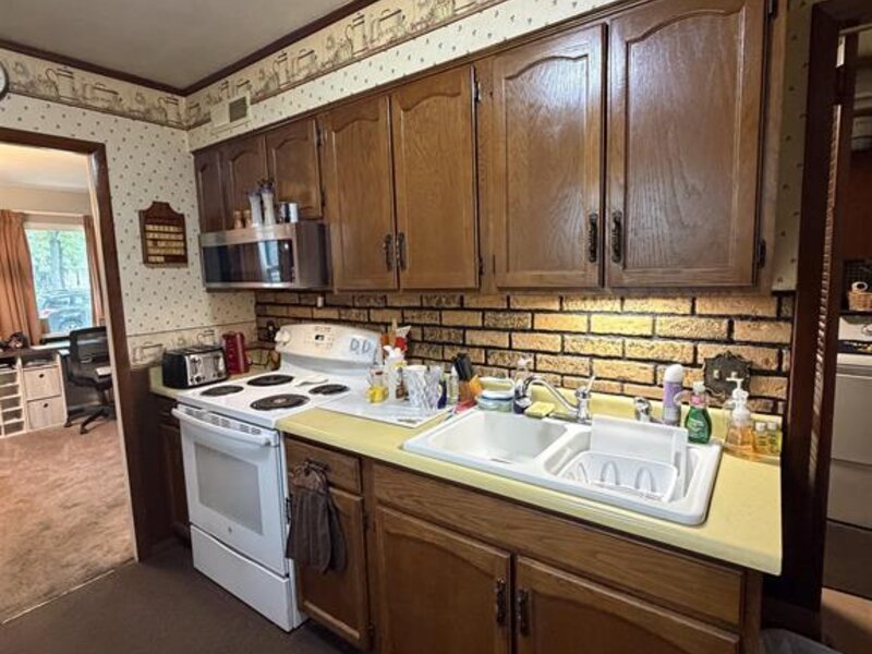 2020 Sauber Avenue Rockford IL 61103
