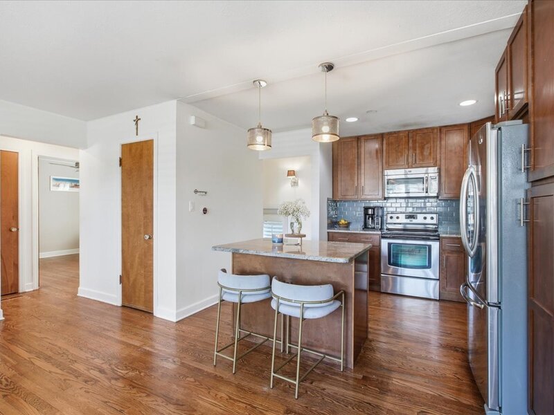 2037 E Touhy Avenue Des Plaines IL 60018