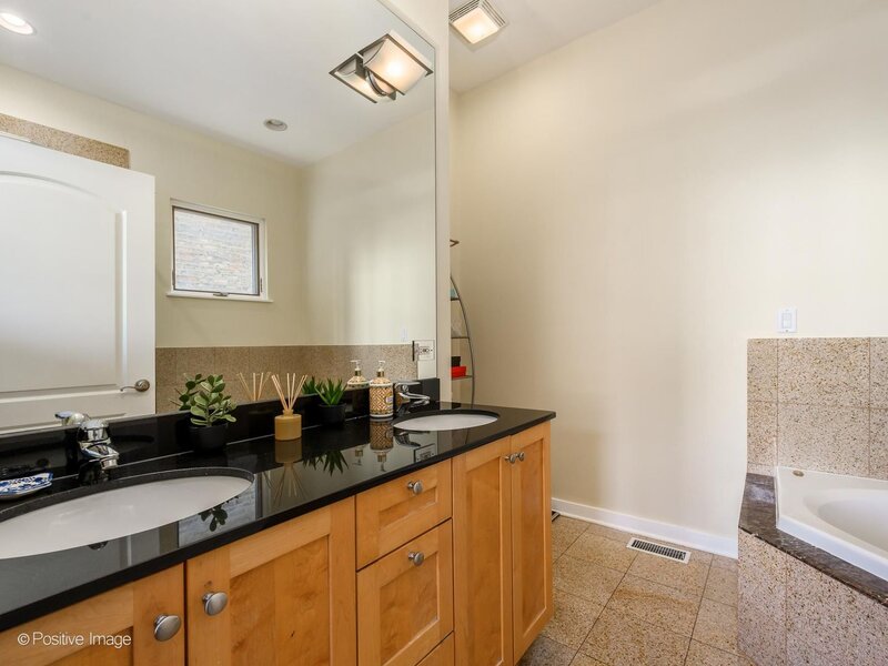 1901 W Division Street Chicago IL 60622