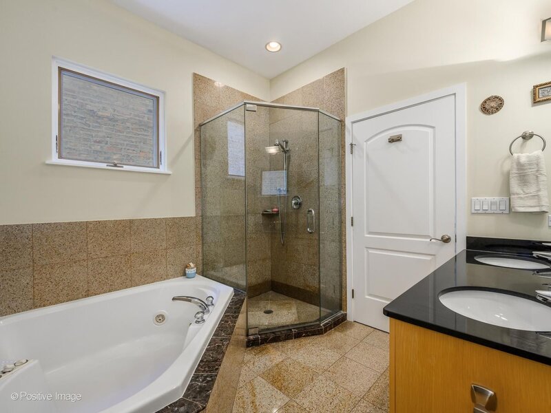 1901 W Division Street Chicago IL 60622