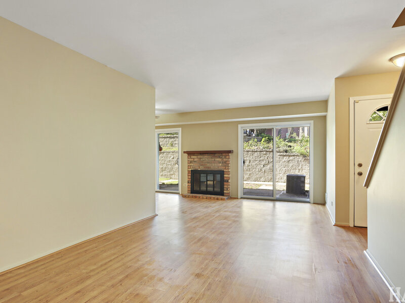 85 Mineola Road Fox Lake IL 60020