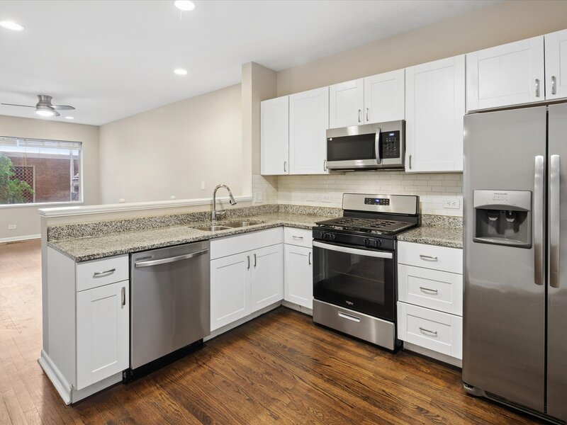 3923 W Ainslie Street Chicago IL 60625