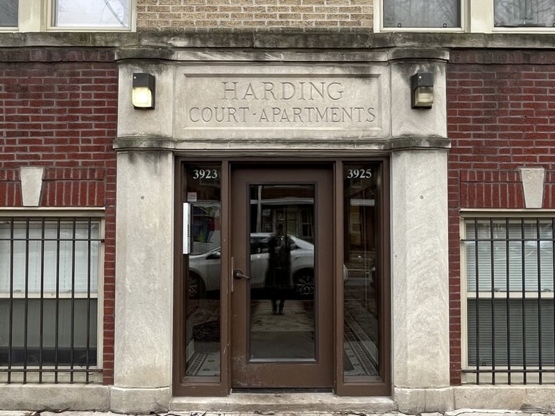 3923 W Ainslie Street Chicago IL 60625