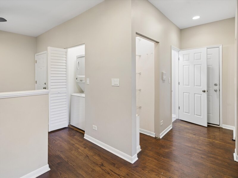 3923 W Ainslie Street Chicago IL 60625