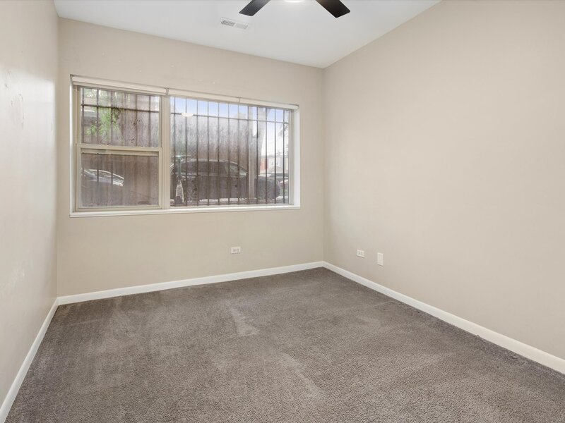 3923 W Ainslie Street Chicago IL 60625