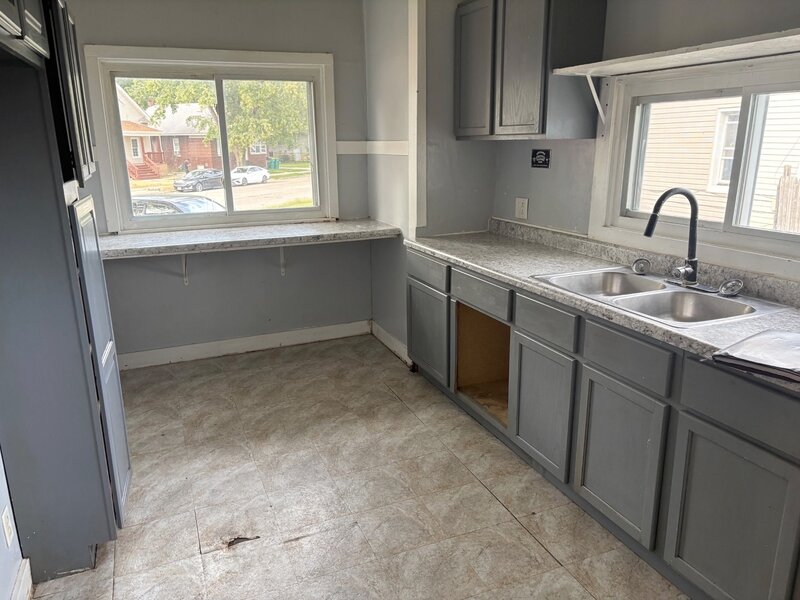 942 West Park Avenue Joliet IL 60436