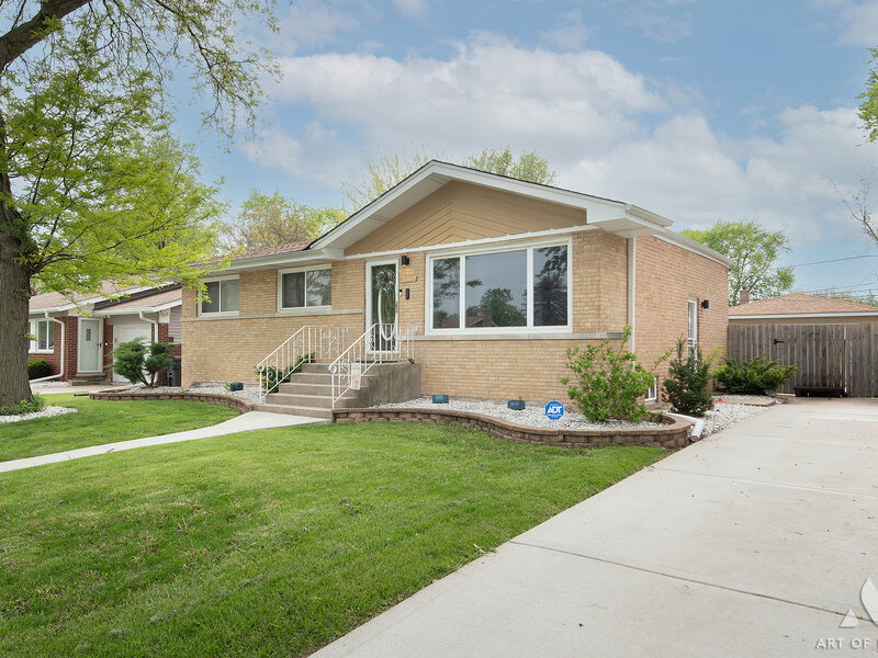 15330 Ingleside Avenue South Holland IL 60473