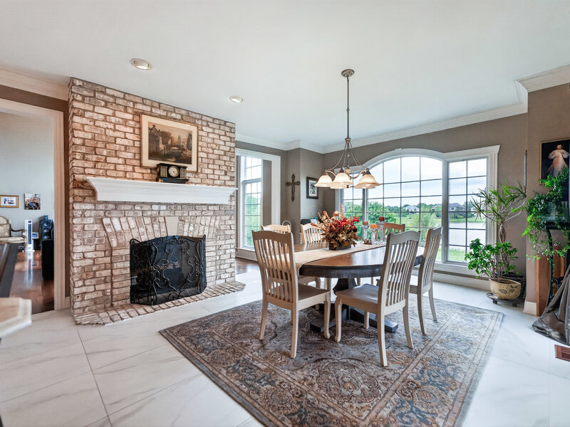 39 Goldenrod Drive St. Charles IL 60175