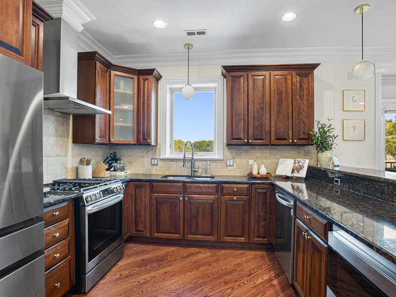 2450 W Montrose Avenue Chicago IL 60618