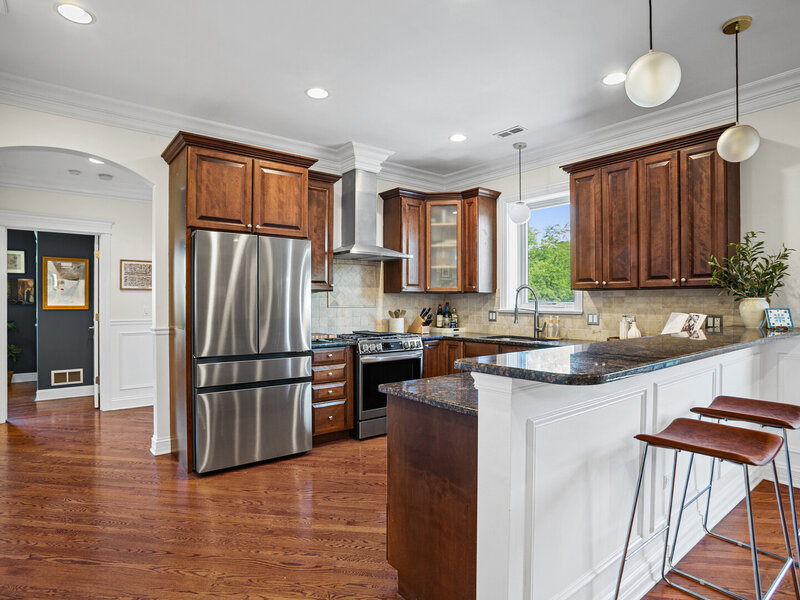 2450 W Montrose Avenue Chicago IL 60618