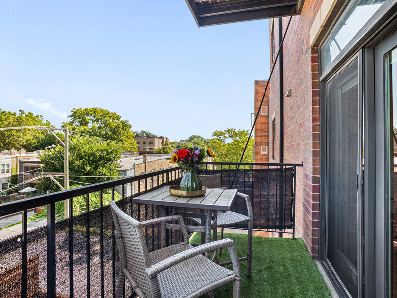 2450 W Montrose Avenue Chicago IL 60618