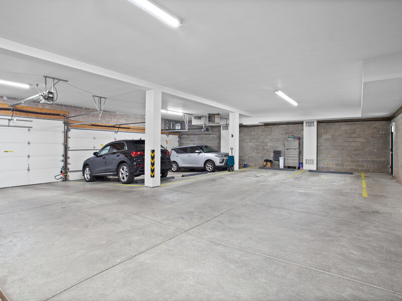 2450 W Montrose Avenue Chicago IL 60618