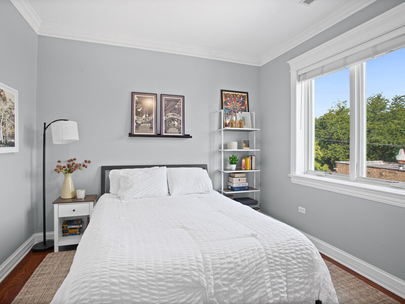 2450 W Montrose Avenue Chicago IL 60618