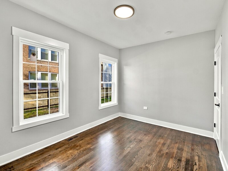 7649 S Luella Avenue Chicago IL 60649