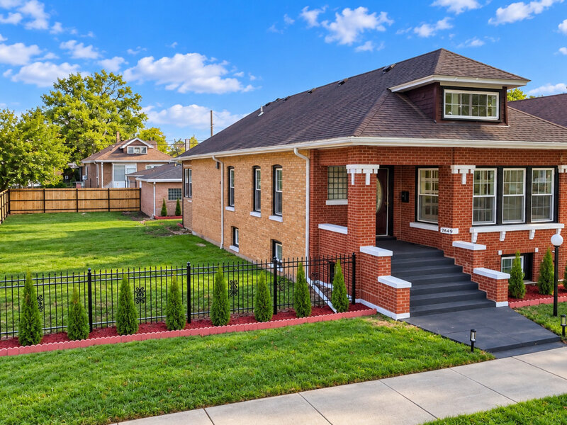 7649 S Luella Avenue Chicago IL 60649