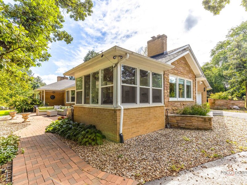 257 N Brookdale Lane Palatine IL 60067