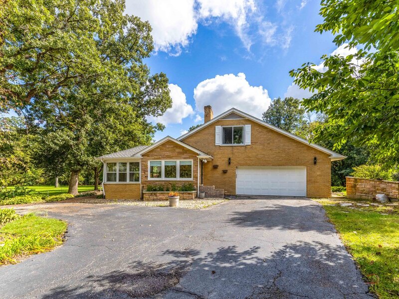 257 N Brookdale Lane Palatine IL 60067