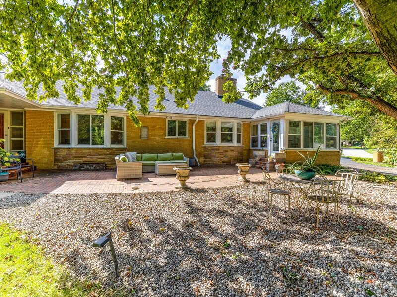 257 N Brookdale Lane Palatine IL 60067