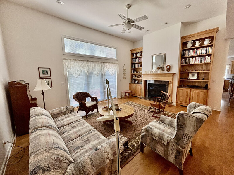 1518 W Lincoln Road Mchenry IL 60051