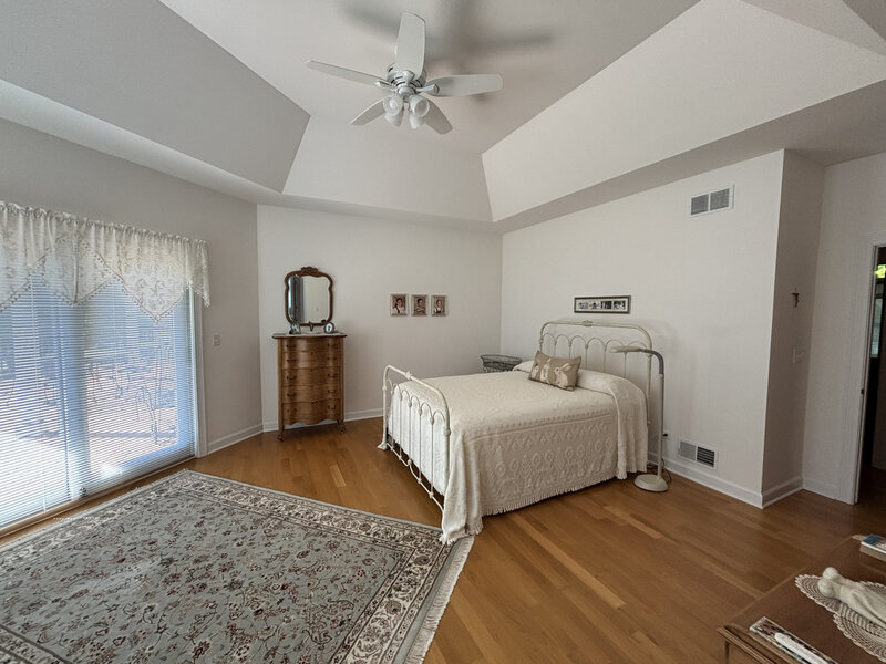 1518 W Lincoln Road Mchenry IL 60051