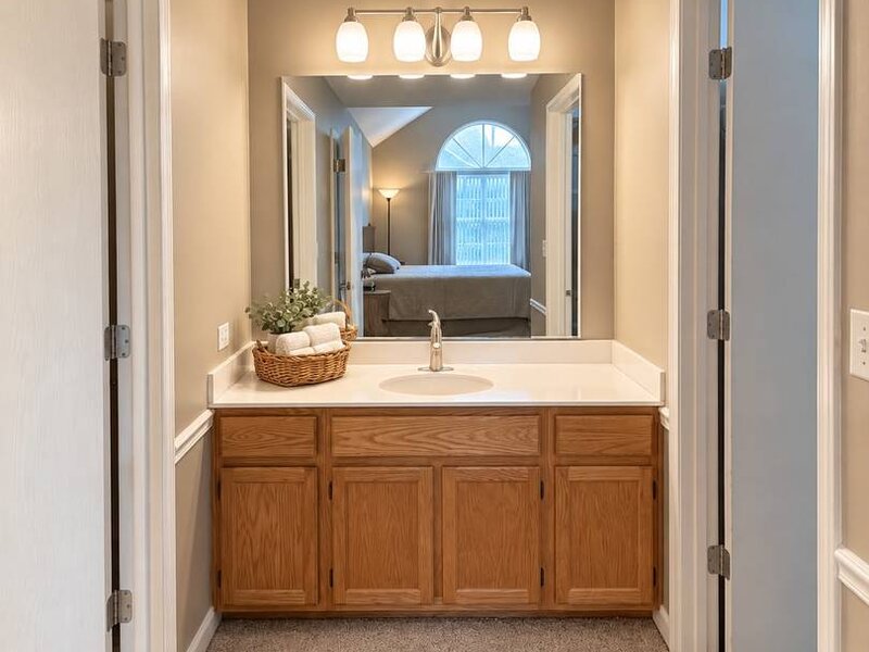 287 Sandhurst Lane South Elgin IL 60177