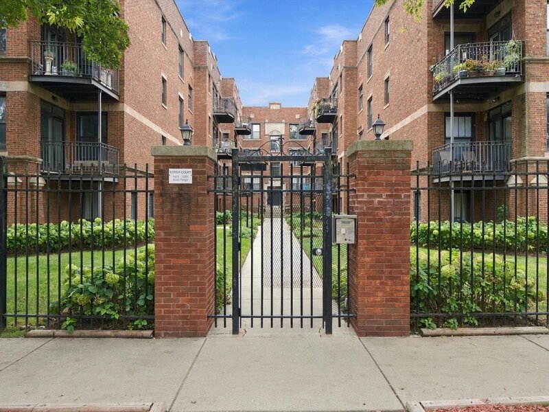 1627 W Fargo Avenue Chicago IL 60626