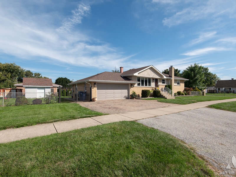 5858 W 82nd Street Burbank IL 60459