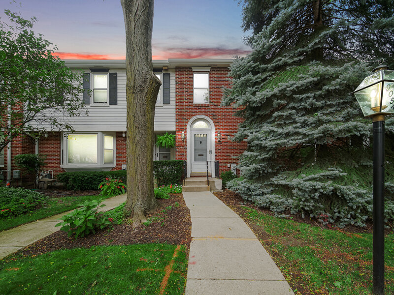 9054 Forestview Road Evanston IL 60203