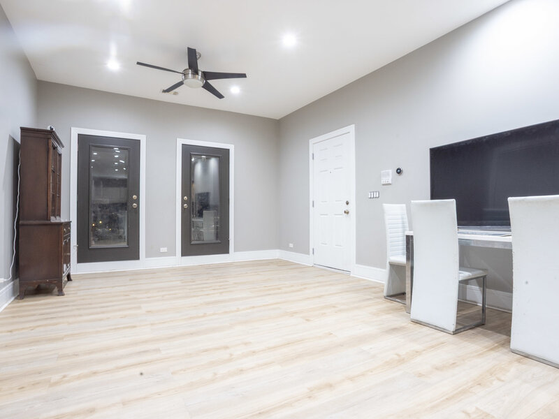 4453 S Lake Park Avenue Chicago IL 60653
