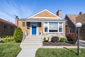 Photo of 2552 W 81st Place Chicago IL 60652