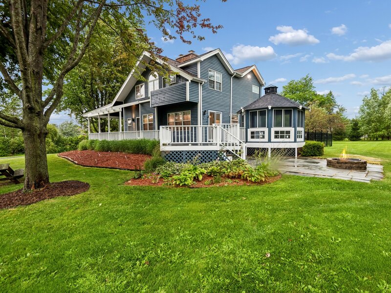 15 Winding Branch Road Hawthorn Woods IL 60047