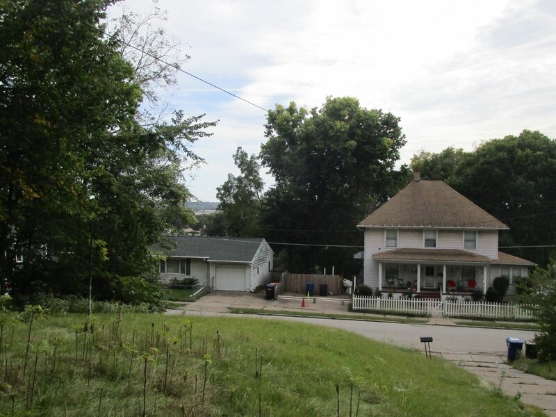 1518 W 10th Street Davenport IA 52804