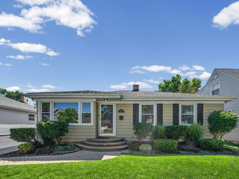 931 N Fernandez Avenue Arlington Heights IL 60004