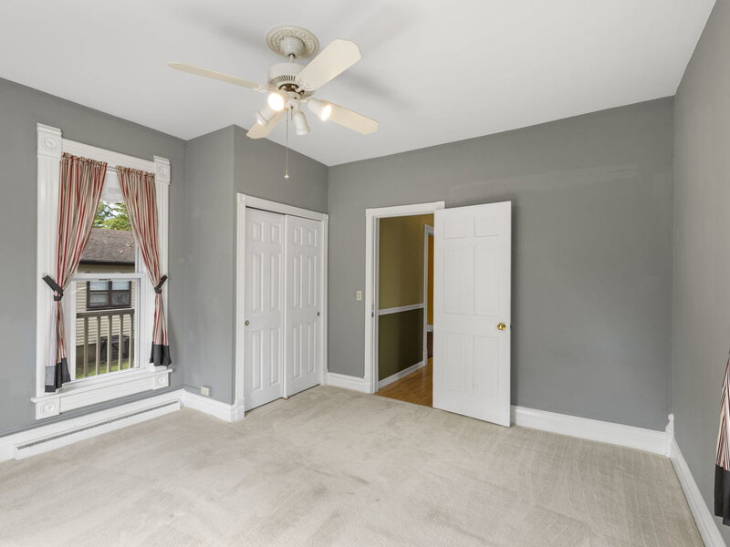 11 North Street East Dundee IL 60118