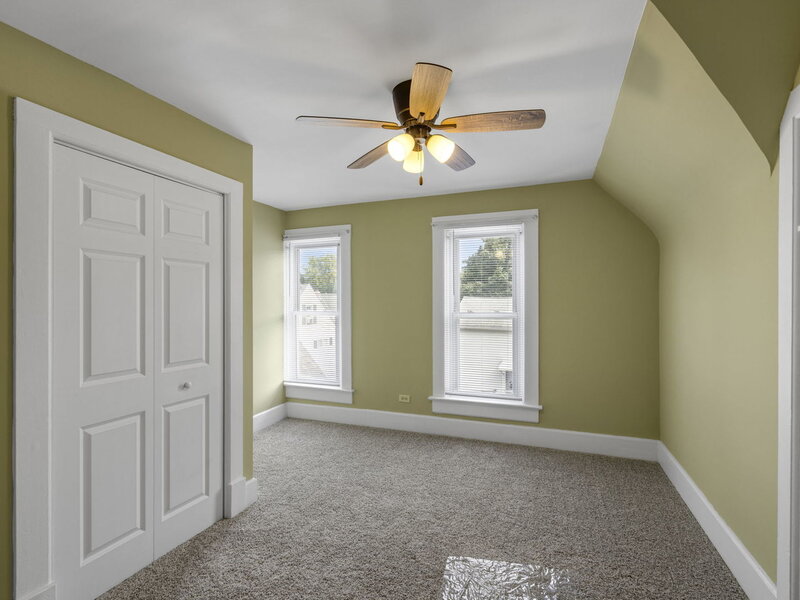 11 North Street East Dundee IL 60118